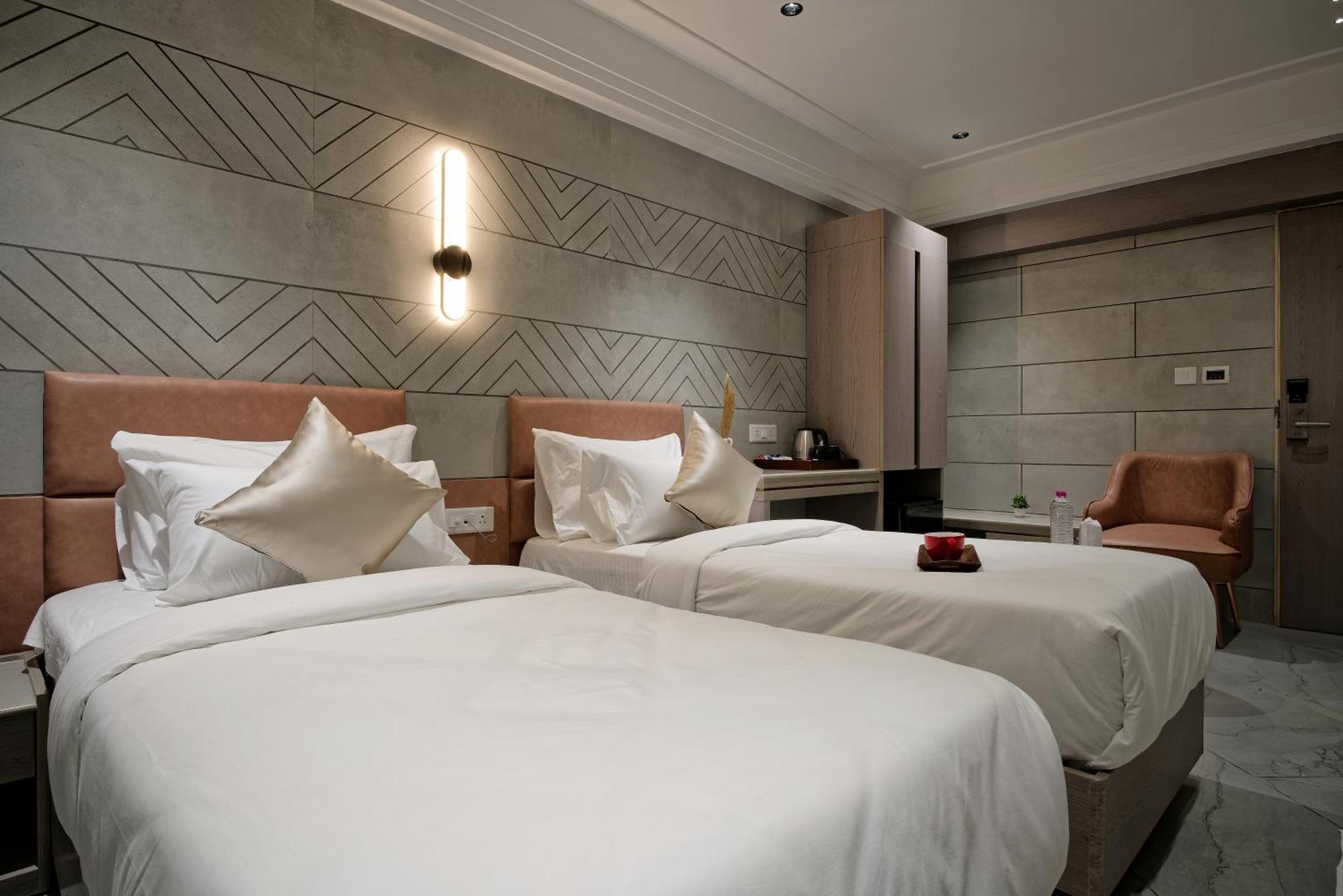 Hotel Golden Plaza Ahmadábád Exteriér fotografie